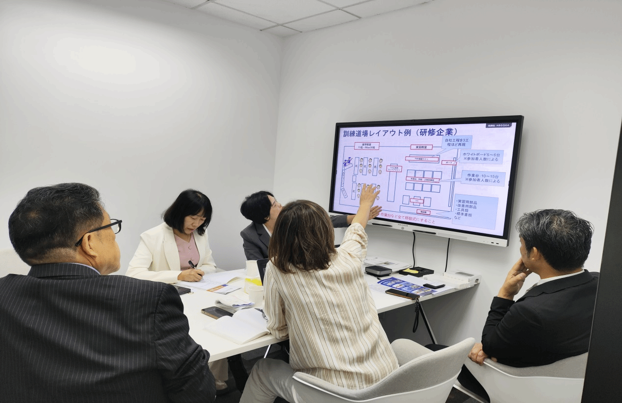 東方語言學院院長程良率隊赴上海訪企拓崗與考察交流，深化產學研合作，賦能網絡技術服務人才培養